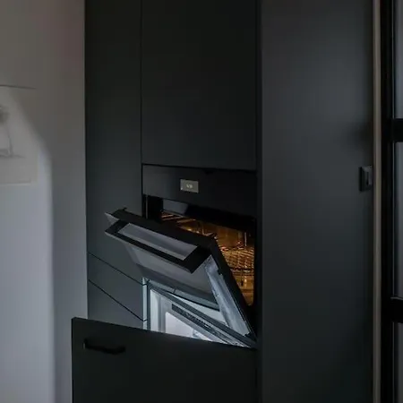 Outsidein Lightstudio Apartment